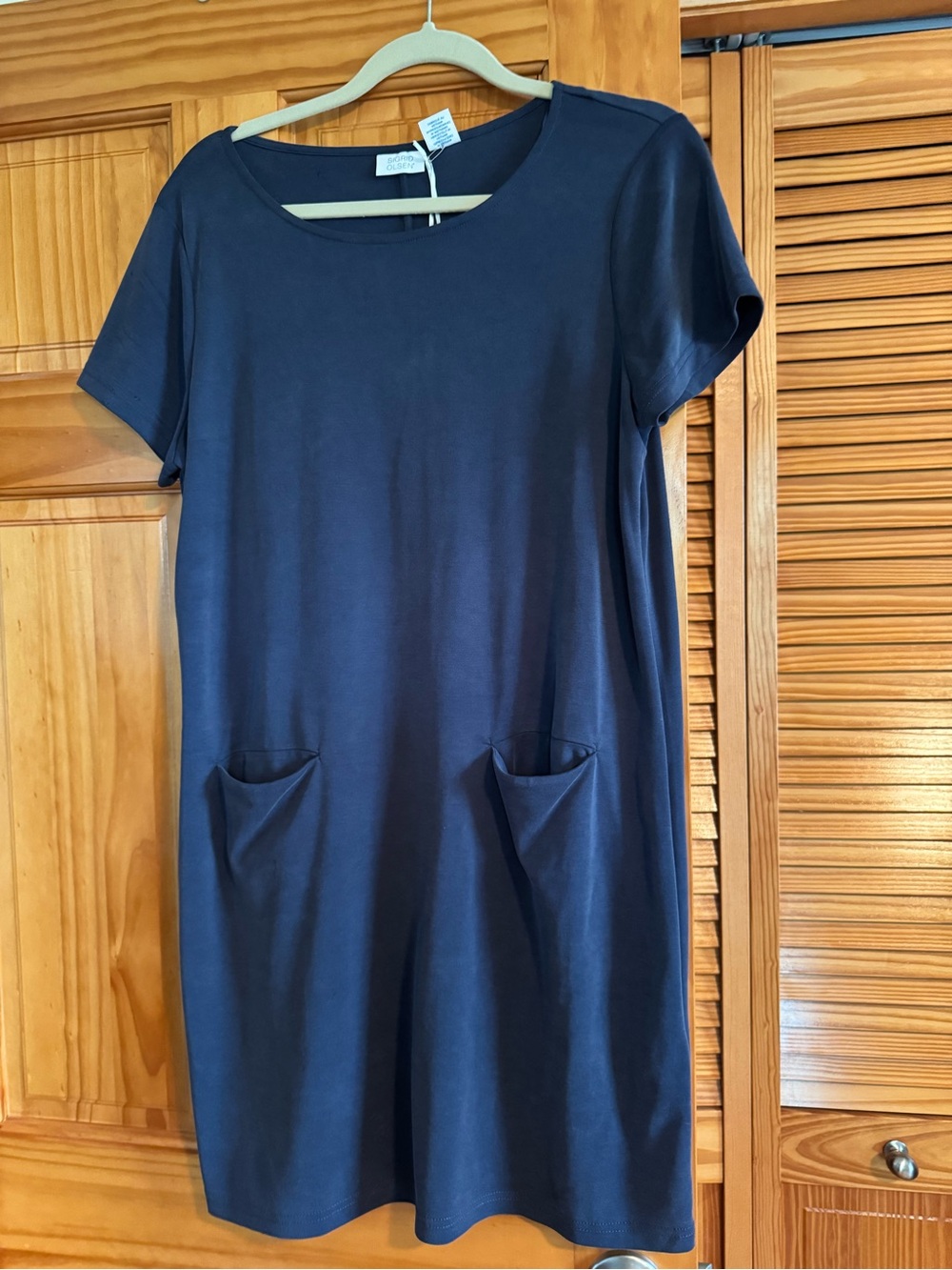 New with tags  Classic Navy Short-Sleeve Pocket Dress